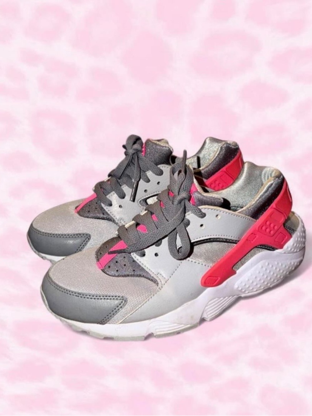 Nike Women's Gray and Pink Athletic Sneakers